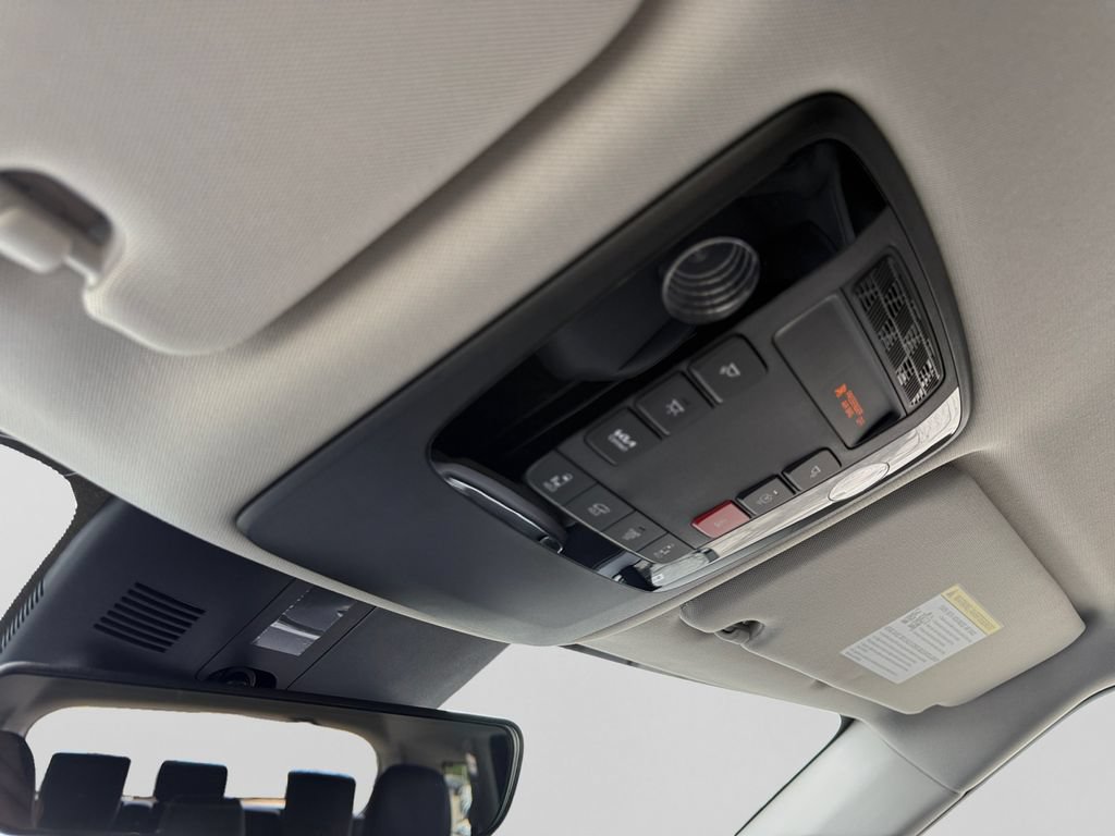 New 2026 Kia Carnival EX FWD image 27
