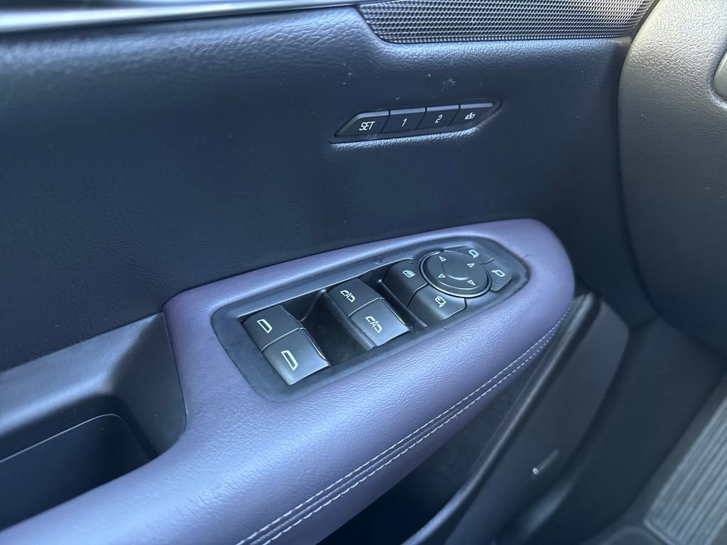 Used 2017 Cadillac XT5 Luxury image 31