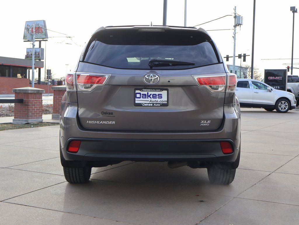 Used 2015 Toyota Highlander XLE image 7