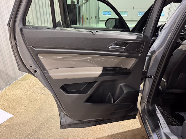 Used 2021 Volkswagen Atlas Cross Sport SEL Premium w/ Cross Sport MDO Package AWD/4WD image 16