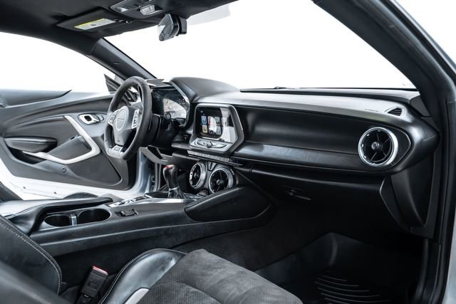 Used 2017 Chevrolet Camaro SS image 22