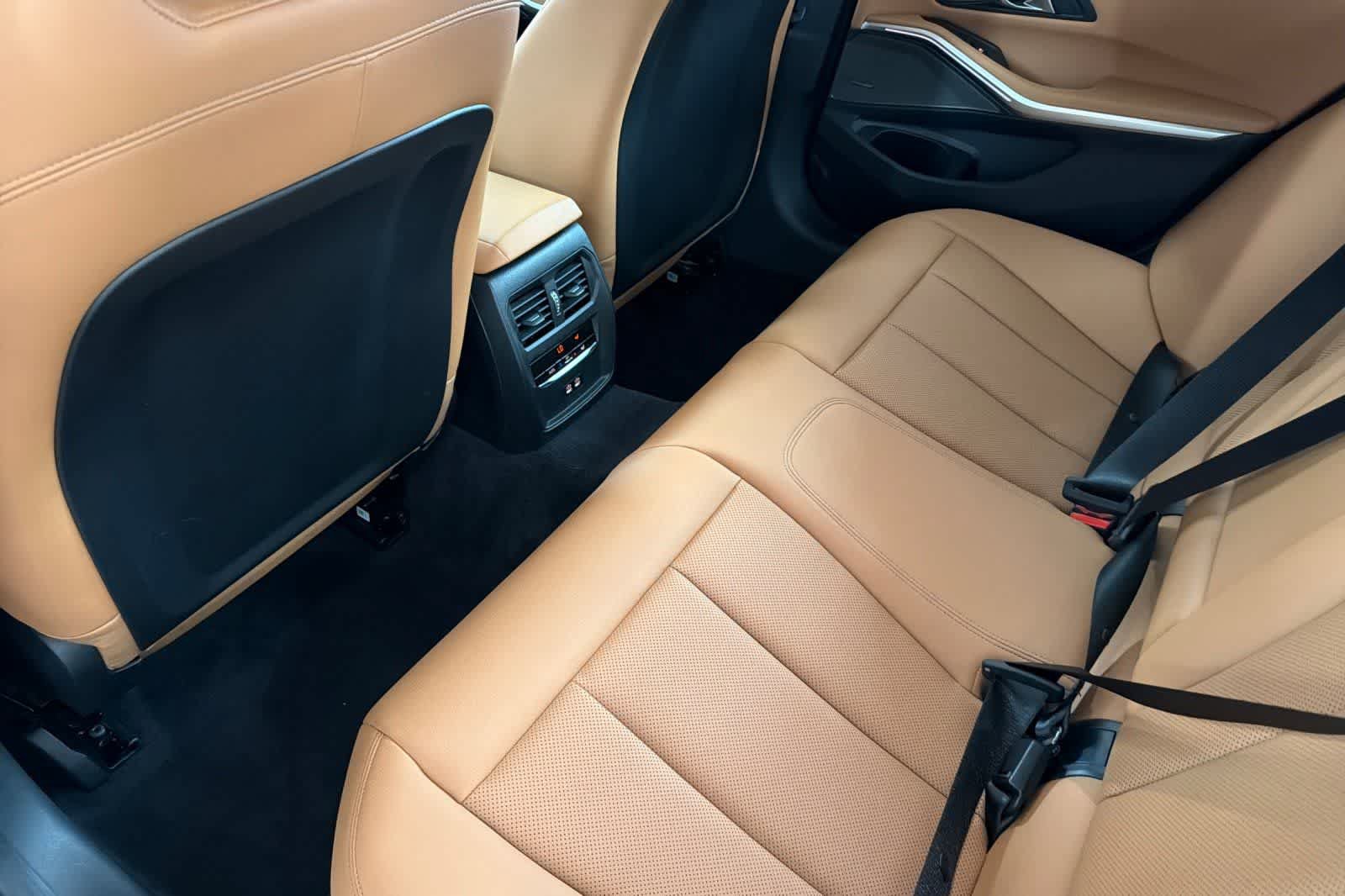 Used 2026 BMW 330i Sedan w/ Convenience Package RWD image 4