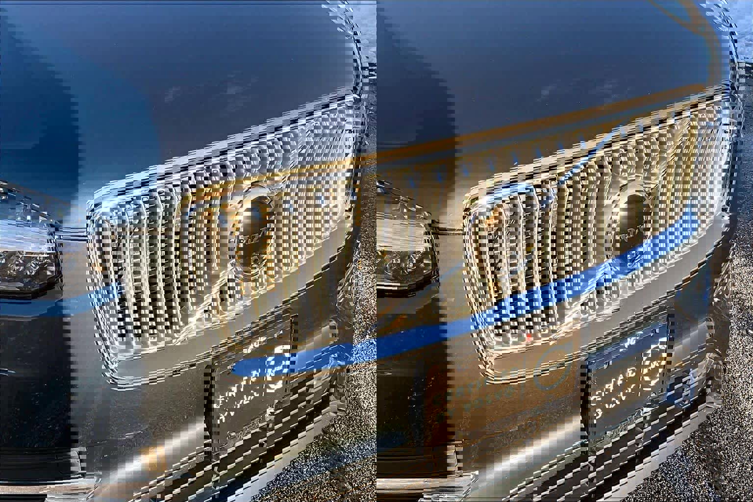 Certified 2024 Volvo XC90 B6 Ultimate w/ Protection Package Premier image 30