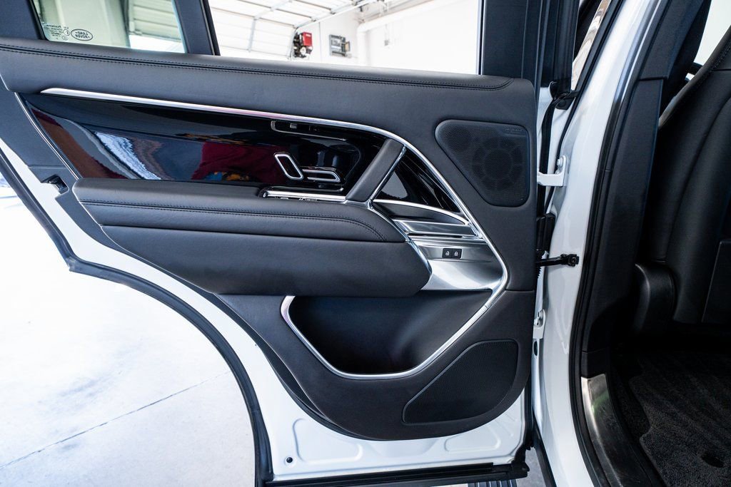 Used 2022 Land Rover Range Rover SE image 48