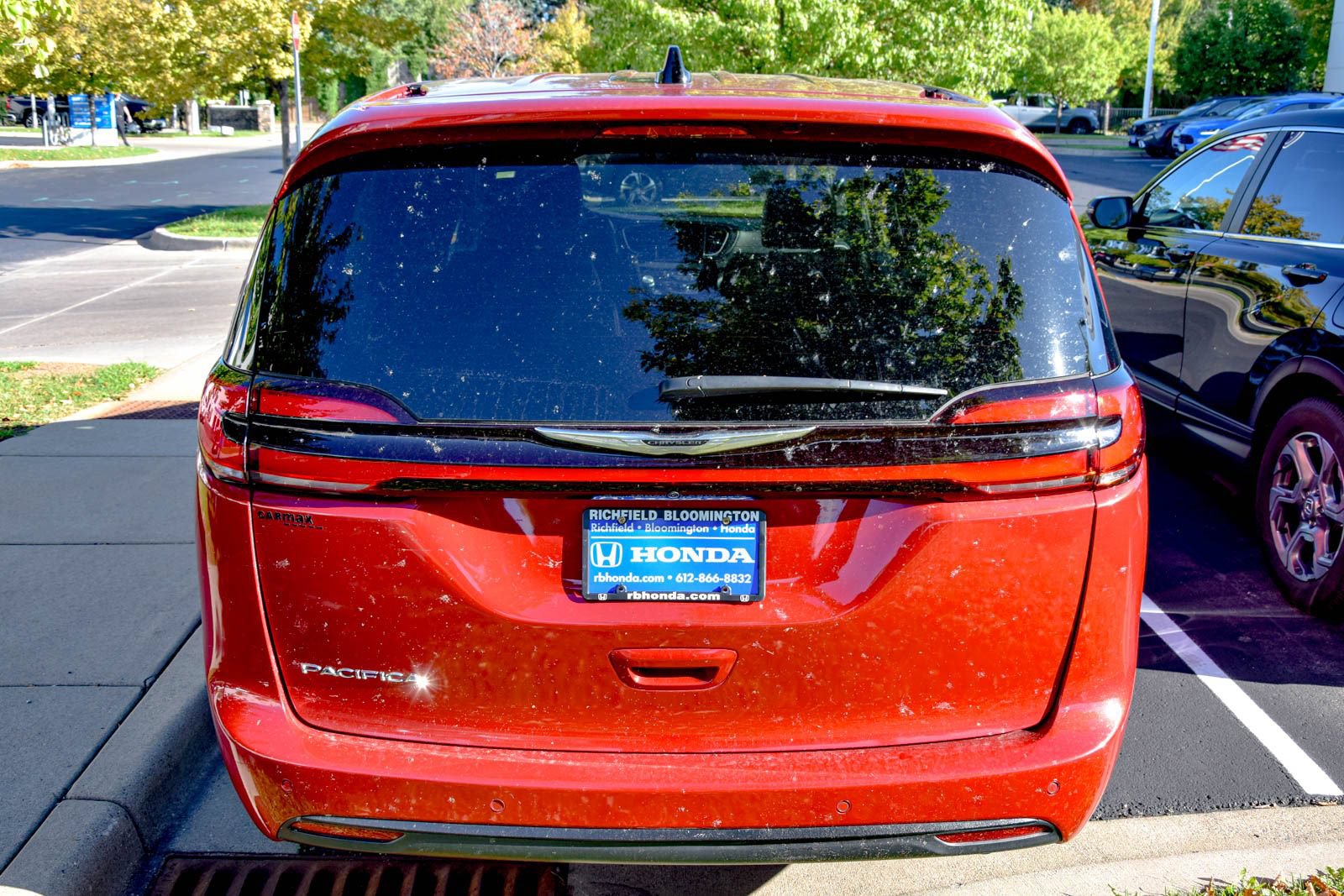 Used 2025 Chrysler Pacifica Select FWD image 16
