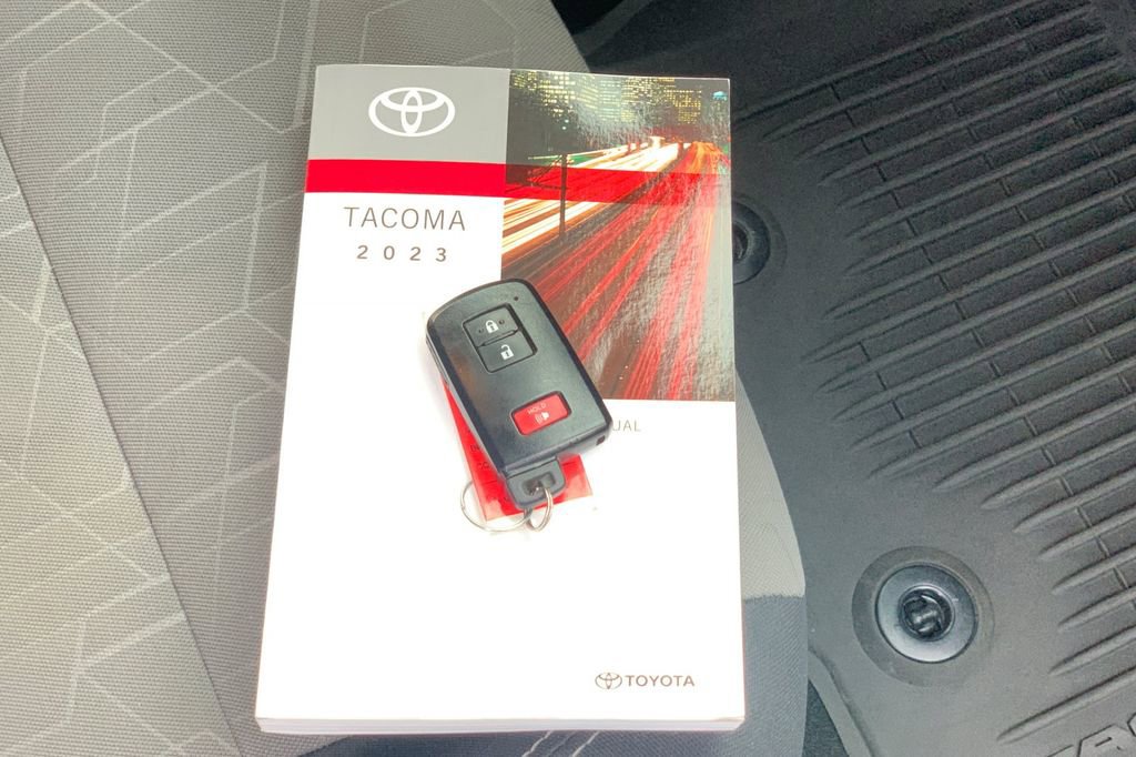 Used 2023 Toyota Tacoma TRD Sport image 9