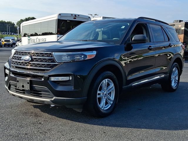 Used 2023 Ford Explorer XLT w/ Equipment Group 202A AWD/4WD image 6