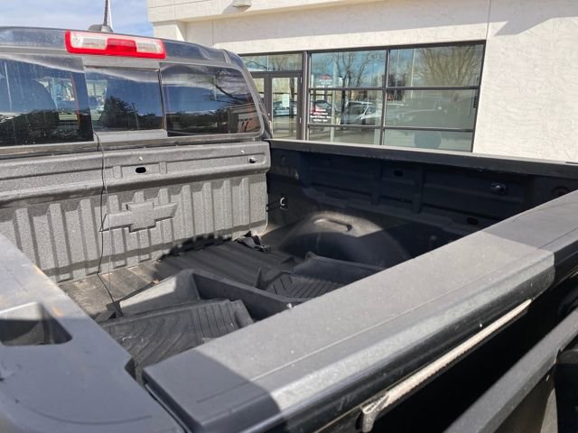 Used 2017 Chevrolet Colorado Z71 w/ Z71 Midnight Edition image 24