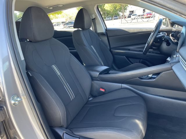 Used 2024 Hyundai Elantra SEL w/ Convenience Package FWD image 26