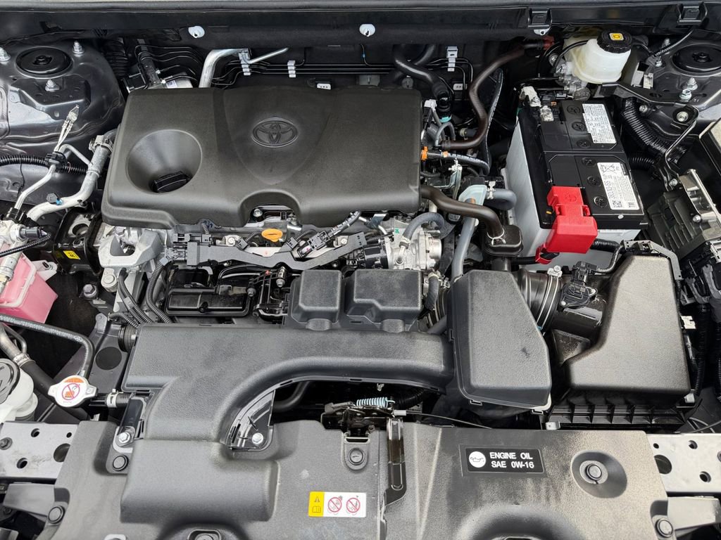 Used 2025 Toyota RAV4 XLE image 31