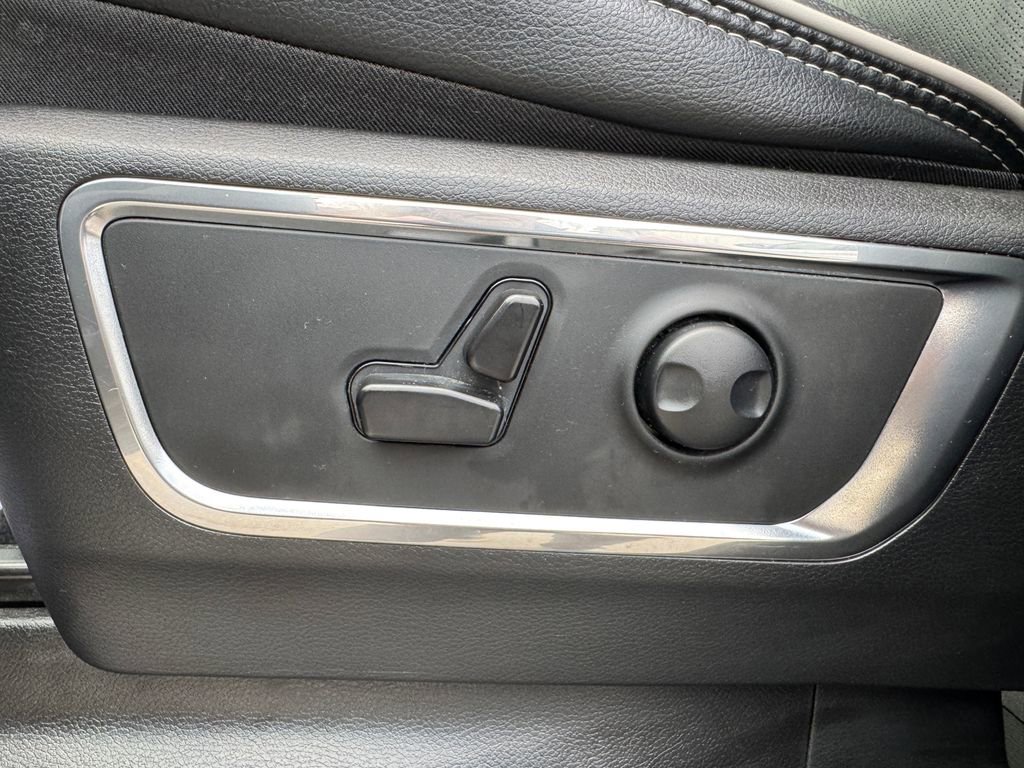 Used 2025 RAM 1500 Laramie image 20