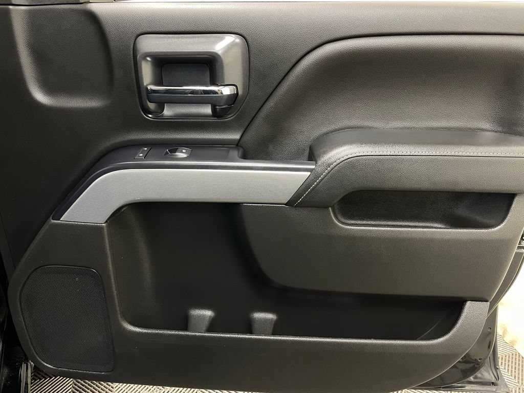 Used 2018 Chevrolet Silverado 1500 LT w/ All Star Edition AWD/4WD image 38