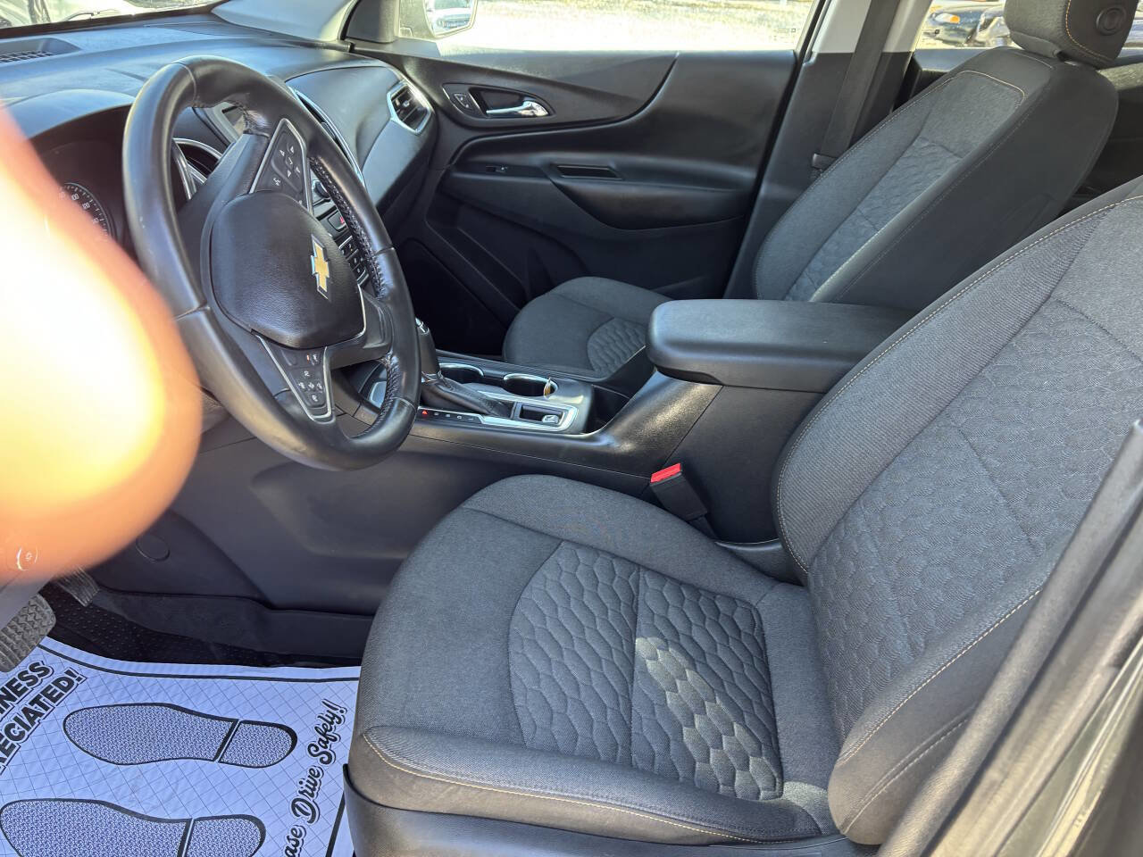 Used 2020 Chevrolet Equinox LT w/ Driver Convenience Package image 5