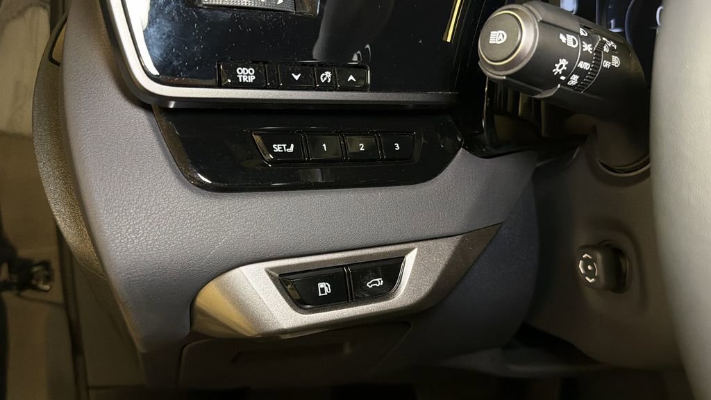 Used 2023 Lexus RX 350 Premium w/ Accessory Package AWD/4WD image 32