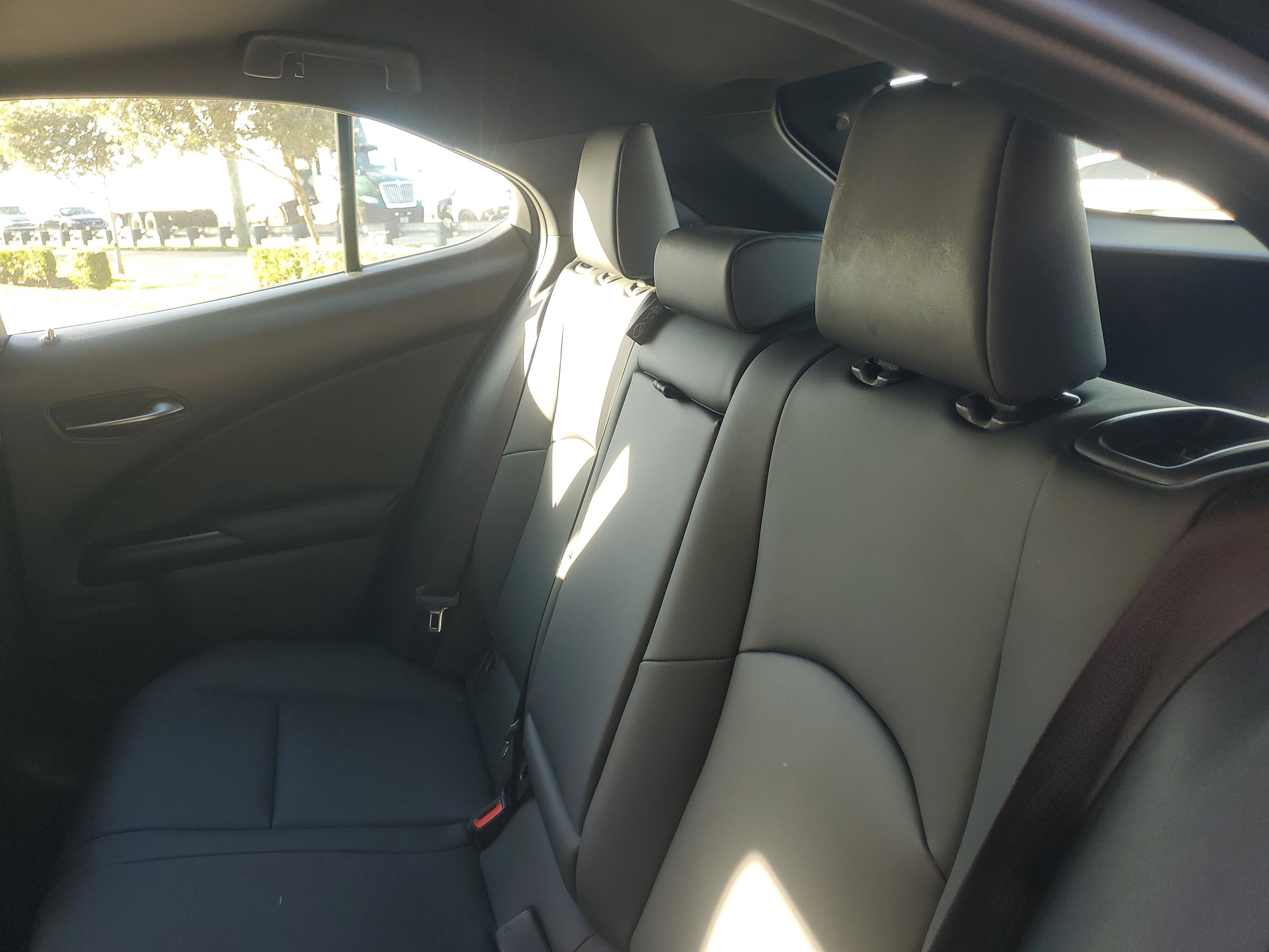 Used 2025 Lexus UX 300h FWD w/ Accessory Package (Z1) image 18