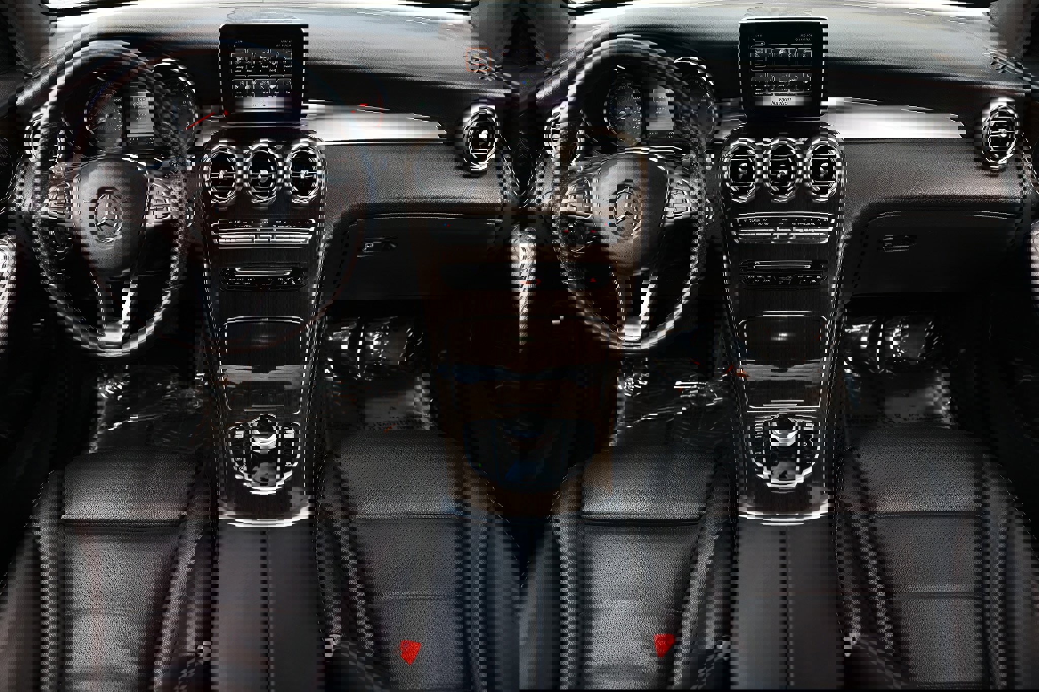 Used 2019 Mercedes-Benz GLC 300 w/ Premium Package image 25