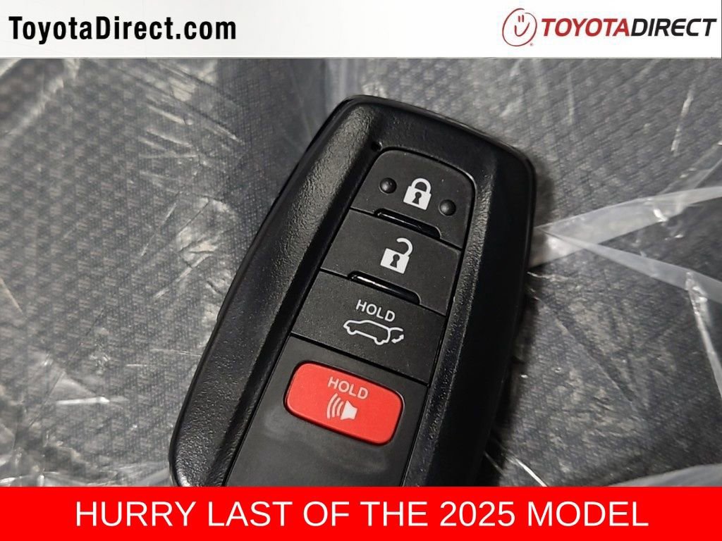 New 2025 Toyota RAV4 XLE image 27