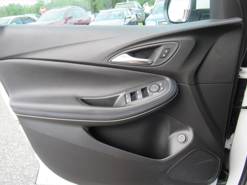 Used 2026 Buick Encore GX Sport Touring w/ Advanced Technology Package FWD image 19