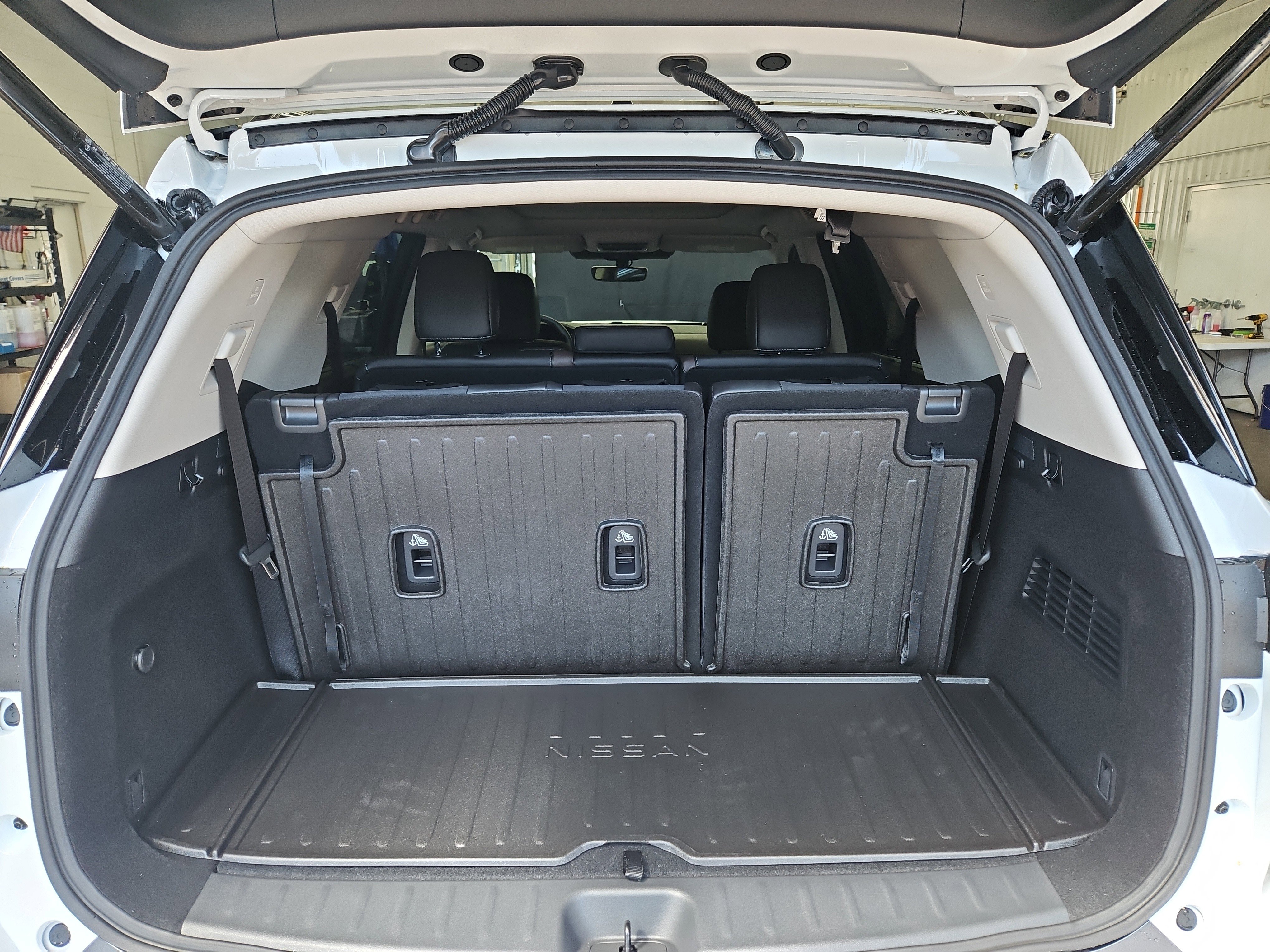 New 2026 Nissan Pathfinder Platinum AWD/4WD image 13