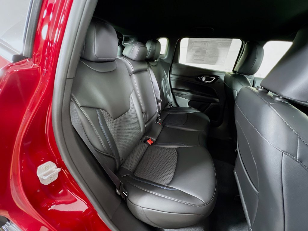 New 2026 Jeep Compass Latitude AWD/4WD image 25