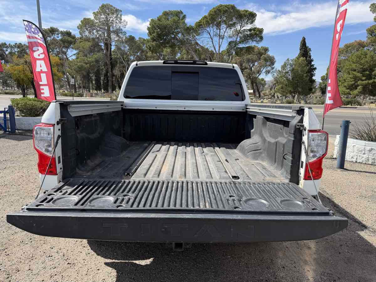 Used 2018 Nissan Titan PRO-4X w/ Pro-4x Utility Package AWD/4WD image 5