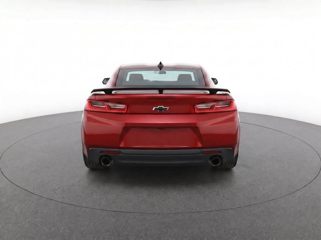 Used 2016 Chevrolet Camaro LT RWD image 7