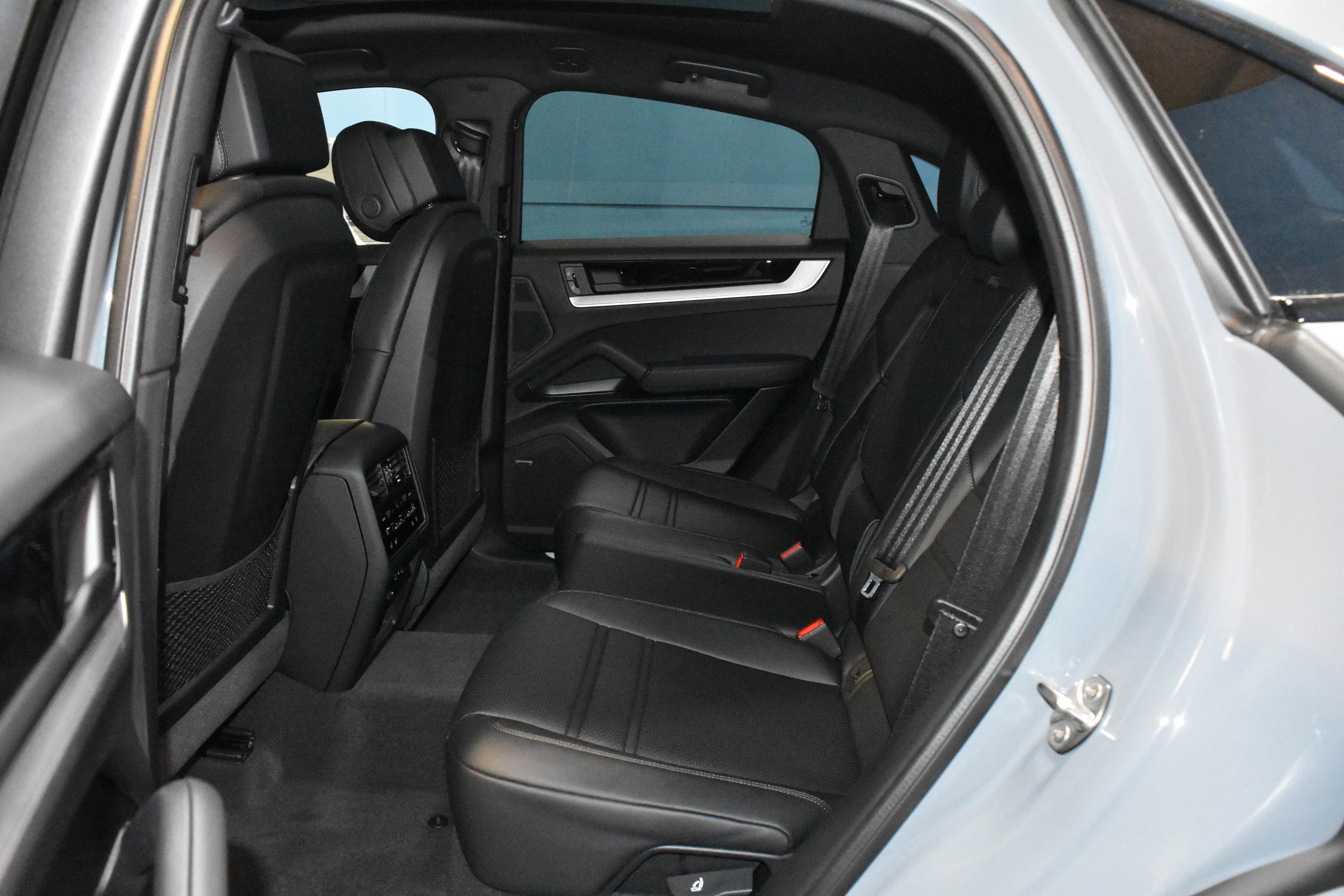 New 2026 Porsche Cayenne Coupe image 21