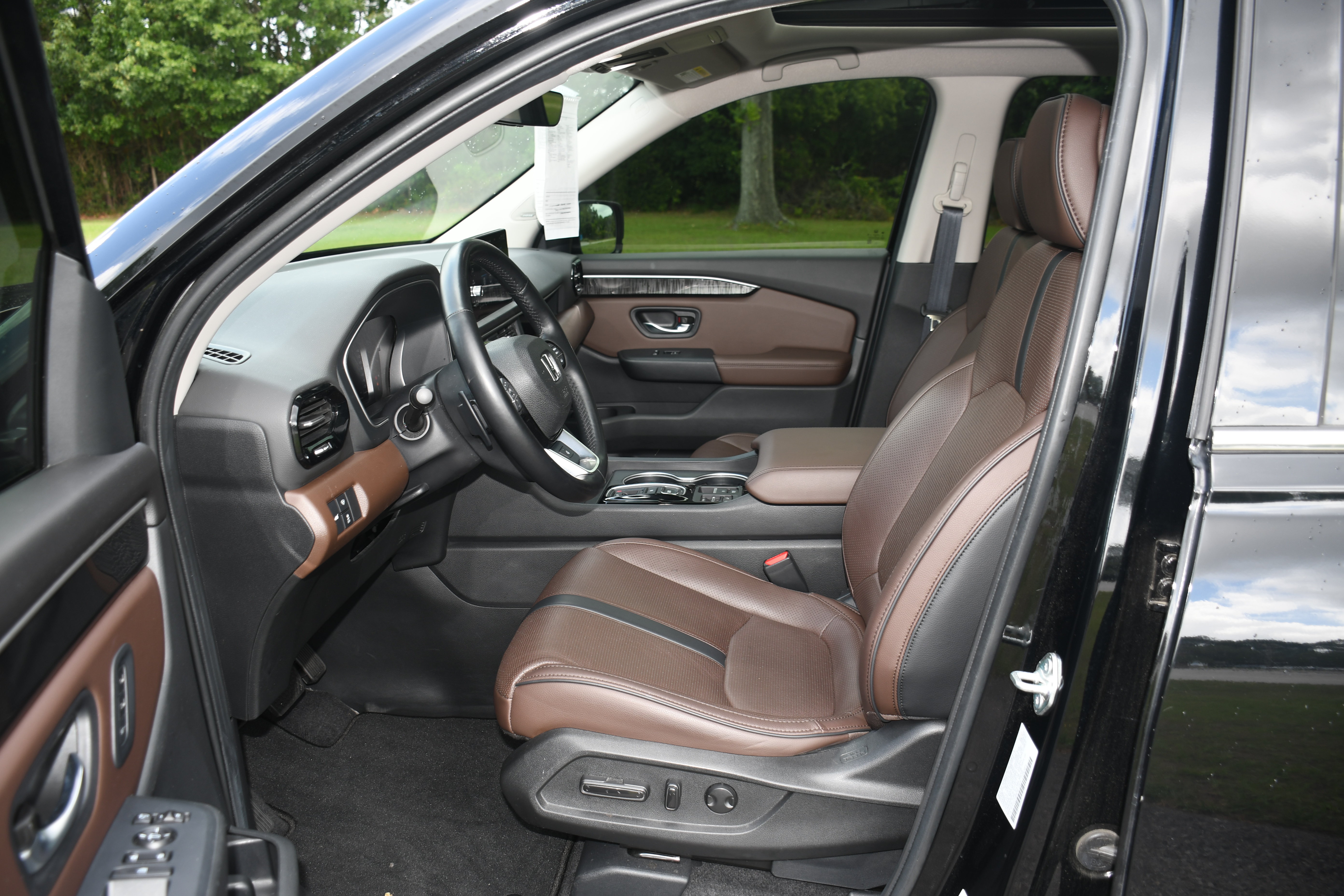 Used 2023 Honda Pilot Elite image 8