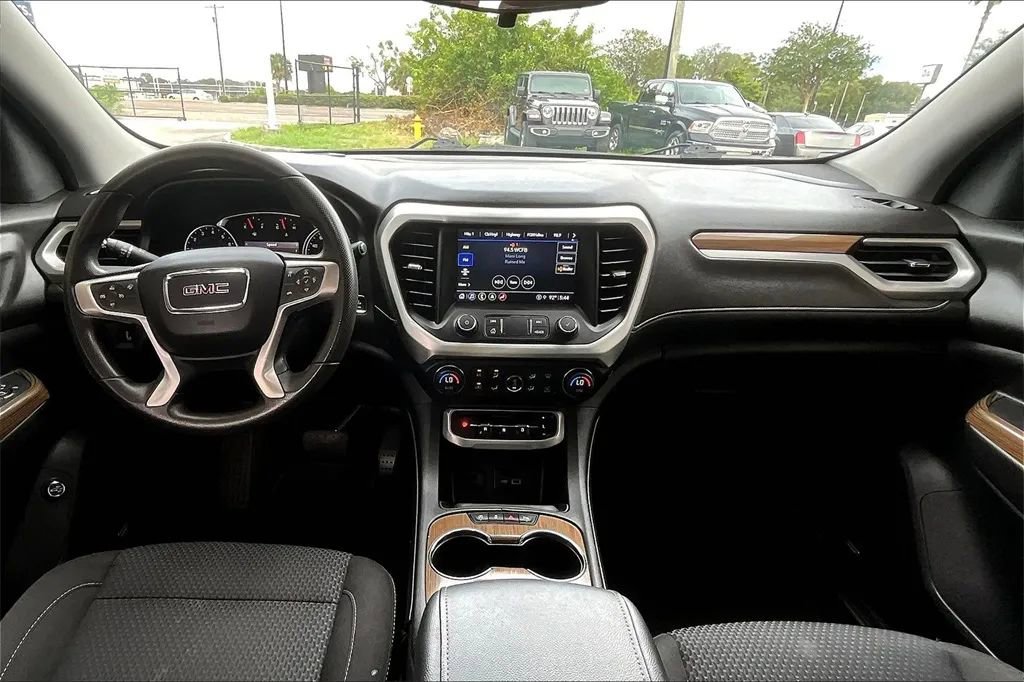 Used 2021 GMC Acadia SLE w/ Driver Convenience Package image 15