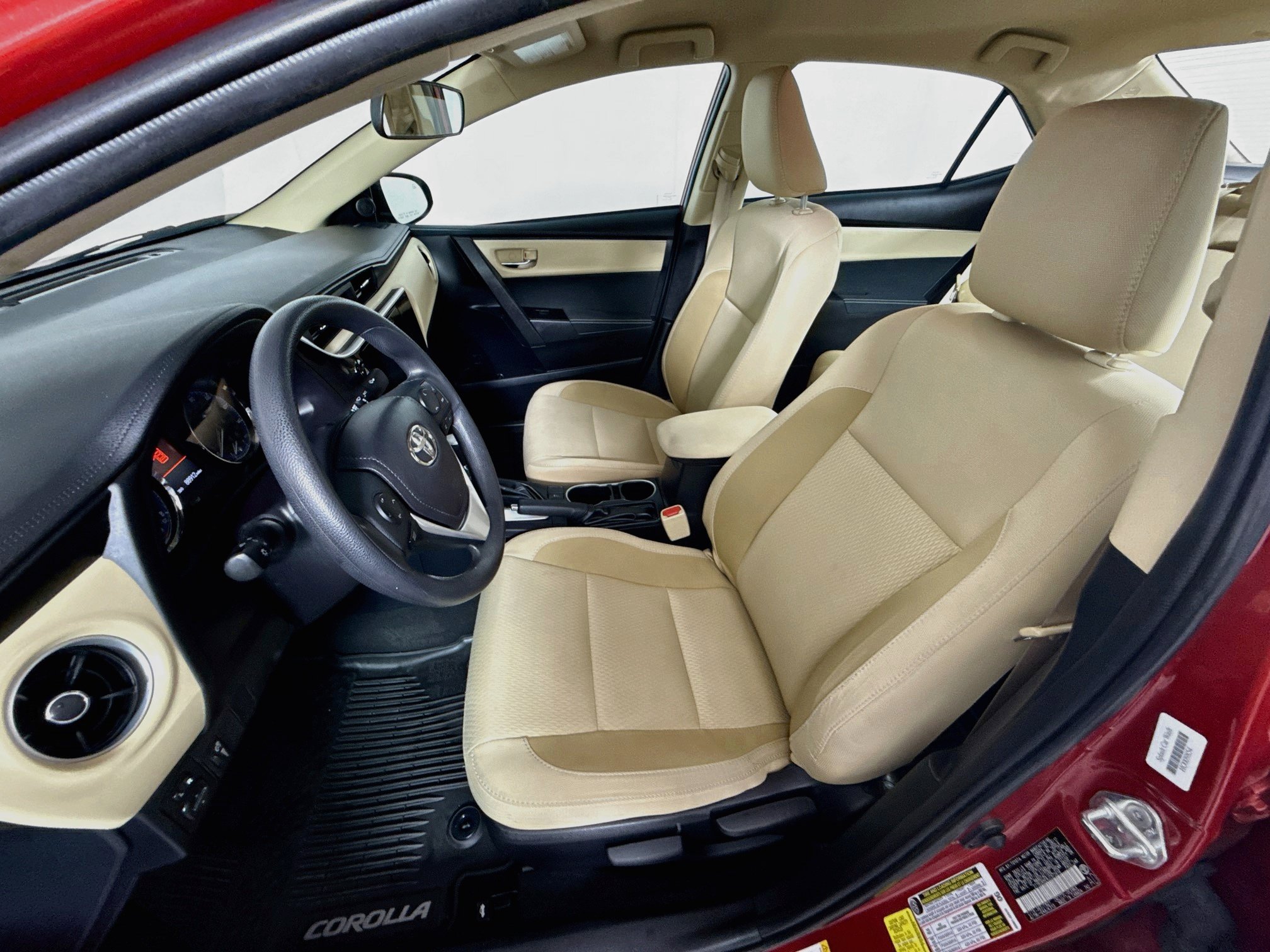 Certified 2018 Toyota Corolla LE FWD image 11