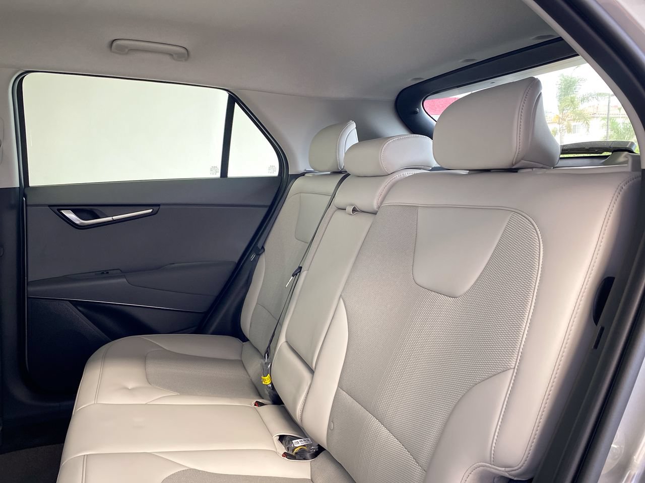 New 2026 Kia Niro EX FWD image 33