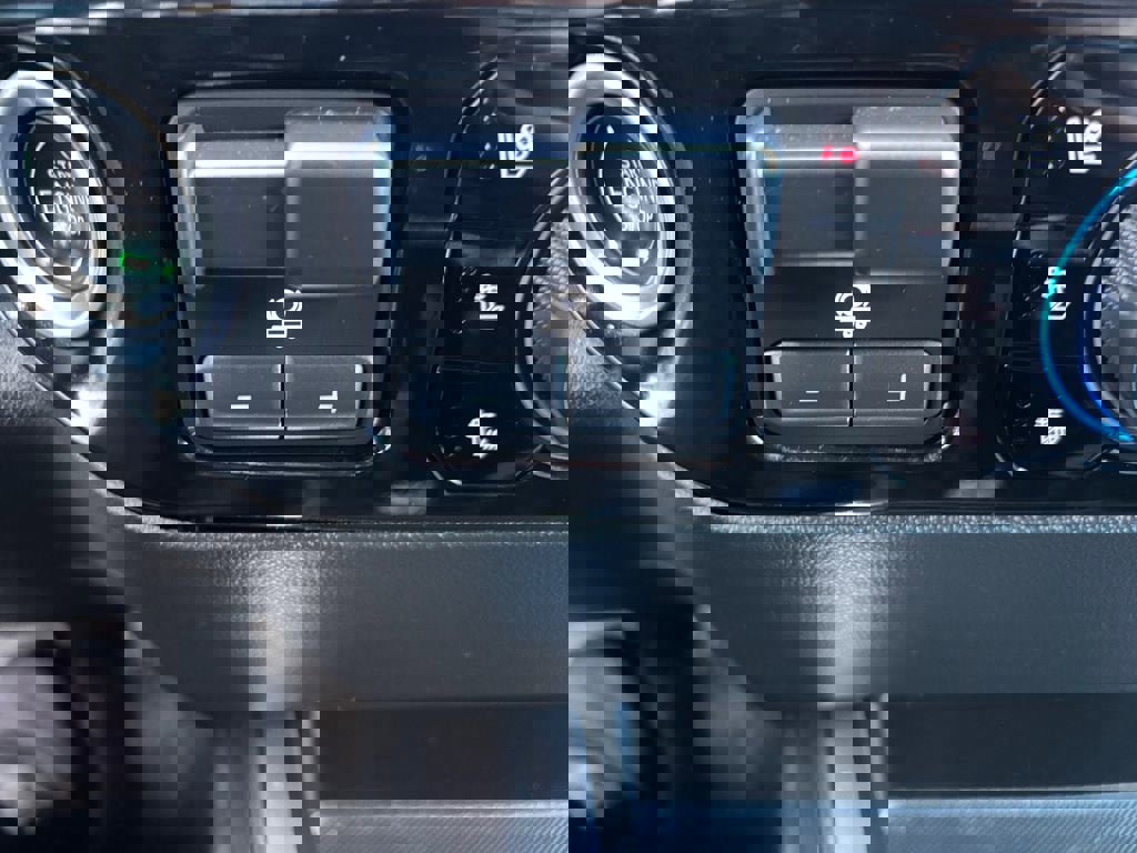 Used 2024 Chevrolet Silverado 1500 LTZ image 20