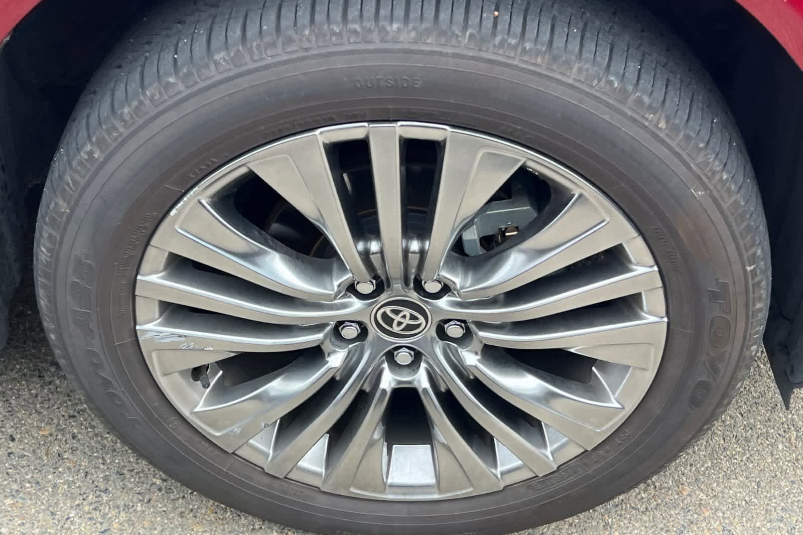 Used 2023 Toyota Venza Limited AWD/4WD image 15