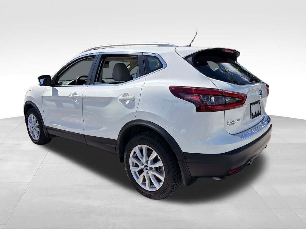 Used 2022 Nissan Rogue Sport SV w/ Technology Package FWD image 5