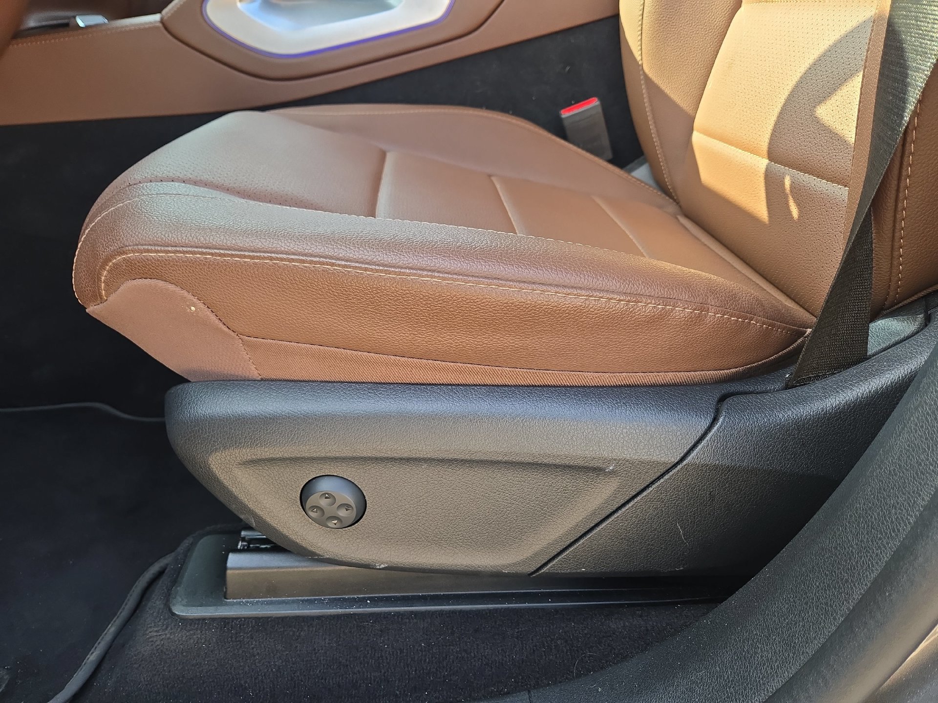 Used 2025 Mercedes-Benz GLE 350 4MATIC image 17