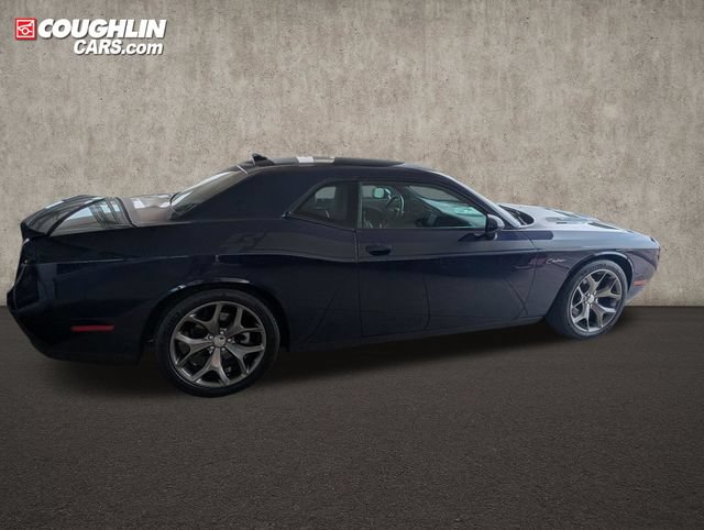Used 2016 Dodge Challenger R/T Plus RWD image 9