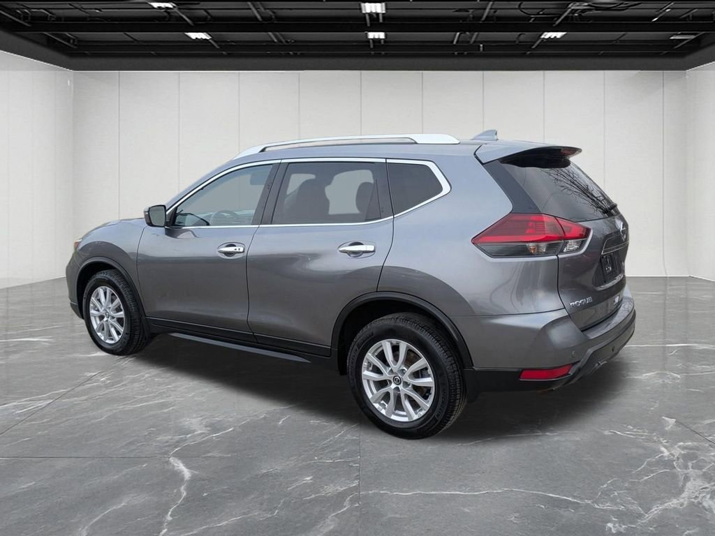 Used 2019 Nissan Rogue SV image 3