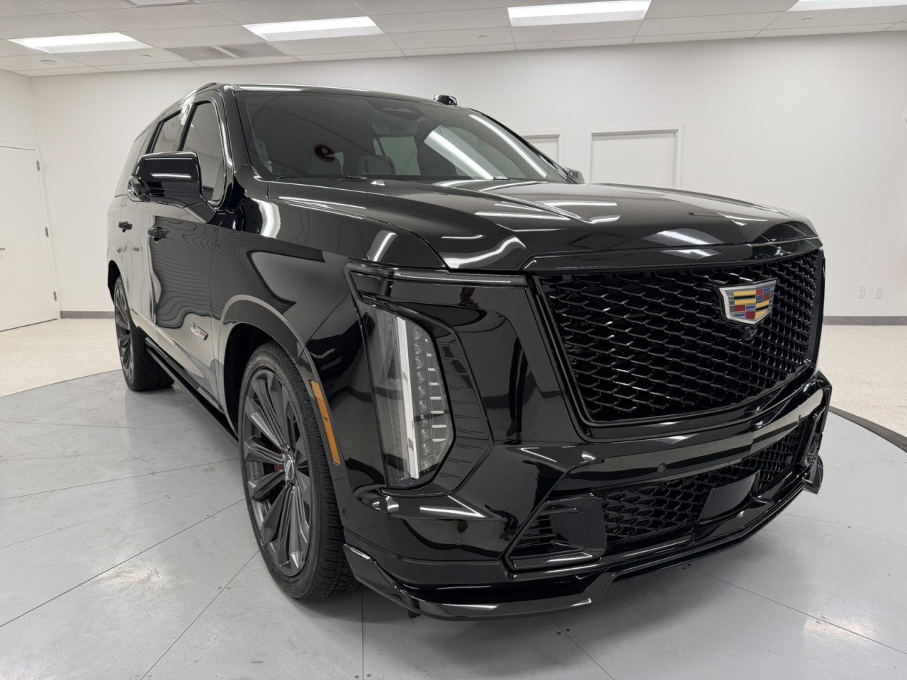 Used 2025 Cadillac Escalade V image 1