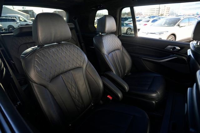 Used 2020 BMW X7 M50i w/ Dynamic Handling Package image 25