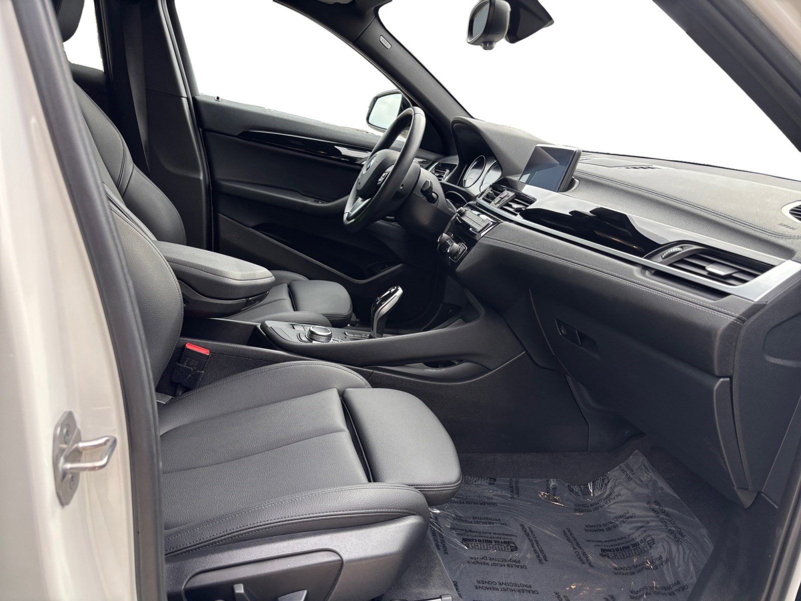 Used 2023 BMW X2 sDrive28i w/ Convenience Package image 15