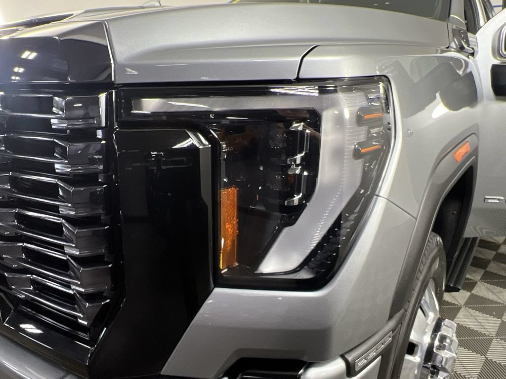 Certified 2025 GMC Sierra 3500 Denali Ultimate AWD/4WD image 36