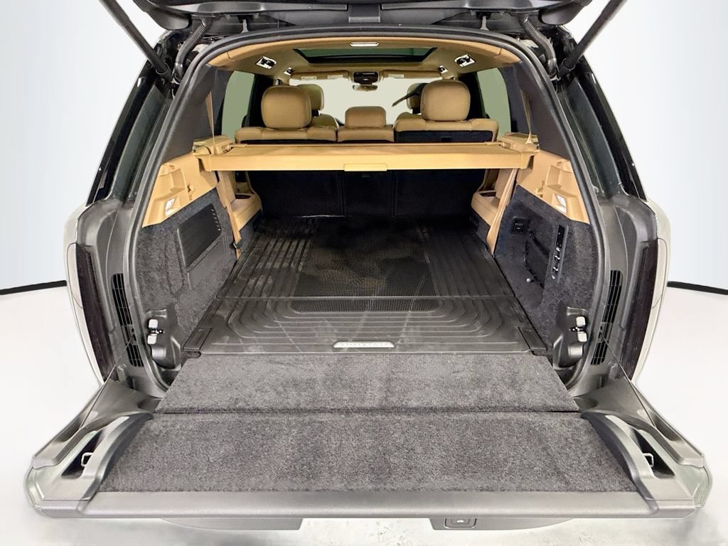 New 2026 Land Rover Range Rover Long Wheelbase SE AWD/4WD image 28