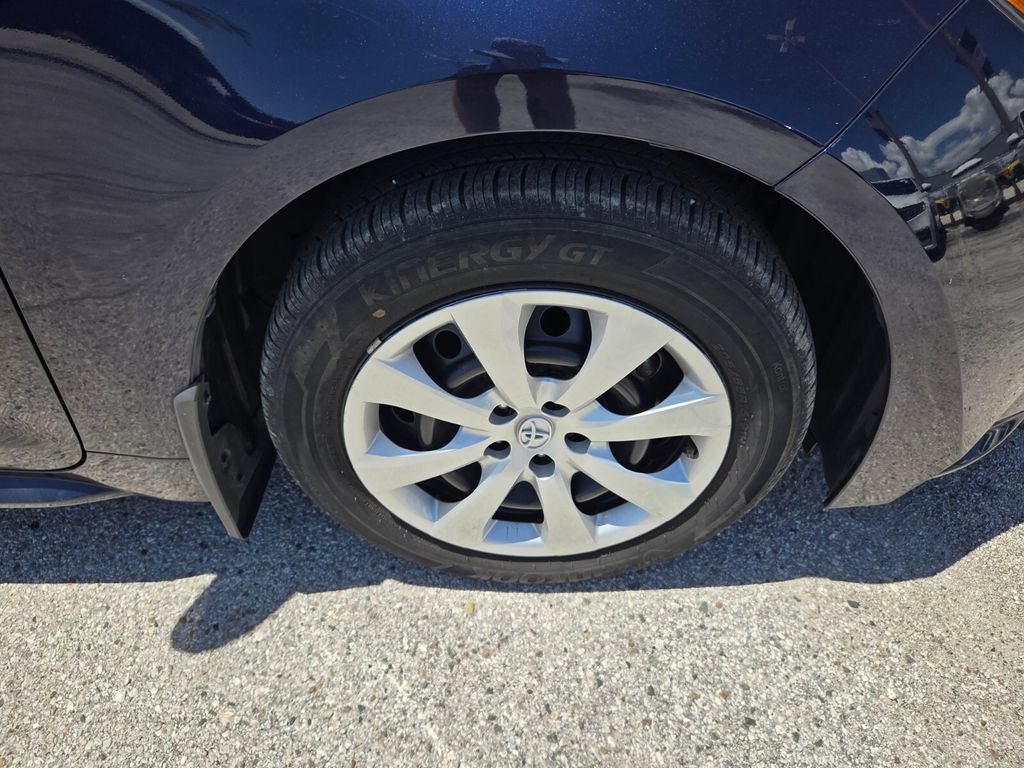 Used 2023 Toyota Corolla LE FWD image 17