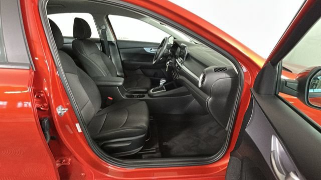 Used 2022 Kia Forte LXS FWD image 30