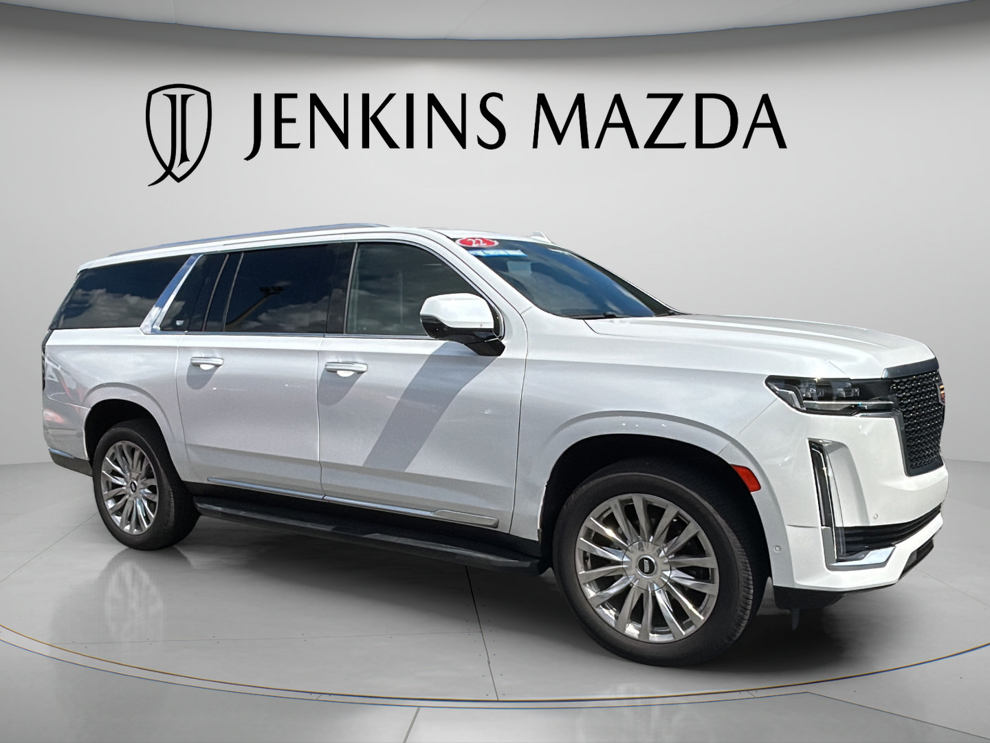 Used 2022 Cadillac Escalade ESV Premium Luxury RWD image 2