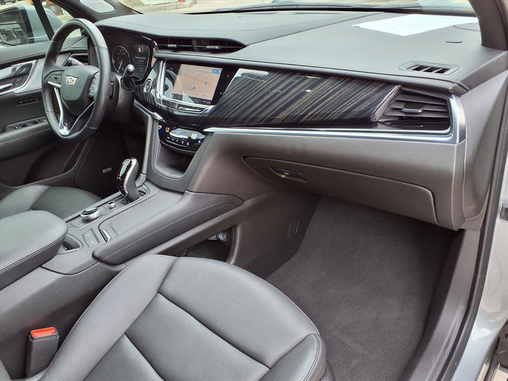 Used 2024 Cadillac XT6 Premium Luxury FWD image 8