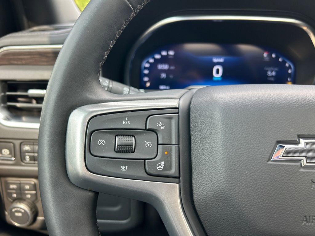Used 2024 Chevrolet Suburban Z71 w/ Luxury Package image 14