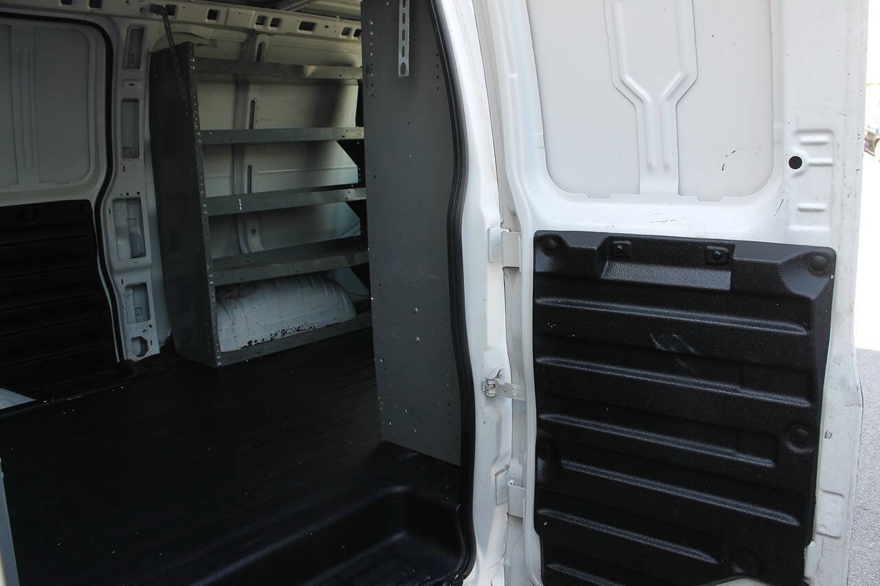 Used 2004 Chevrolet Express 1500 RWD image 14