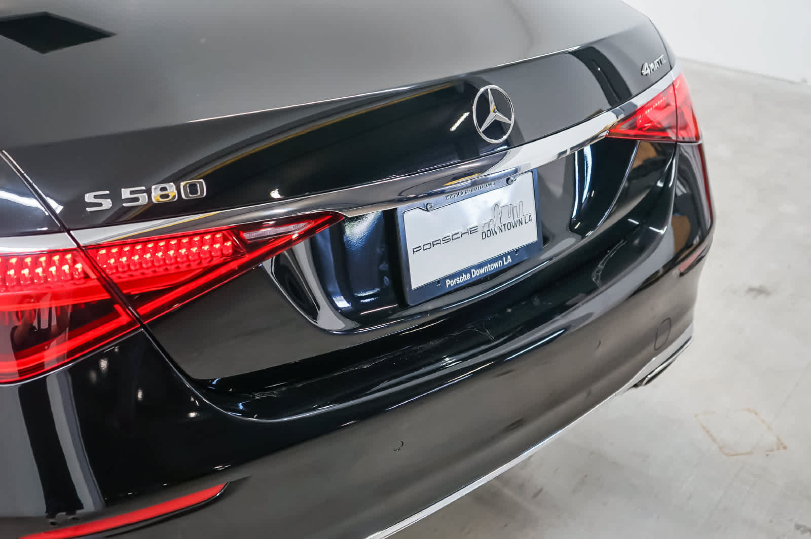 Used 2025 Mercedes-Benz S 580 4MATIC Sedan image 12