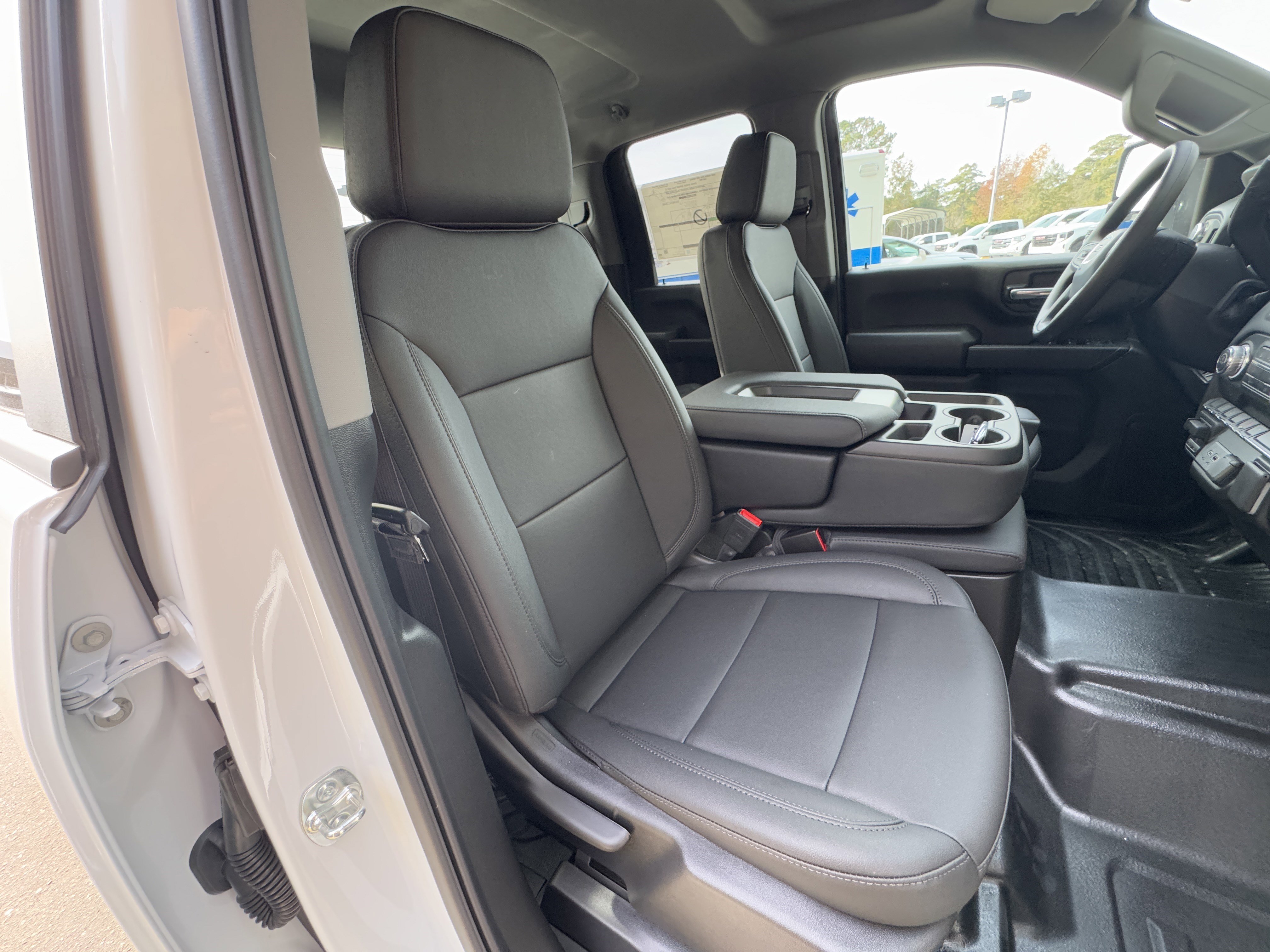 New 2026 GMC Sierra 2500 Pro w/ Convenience Package image 16